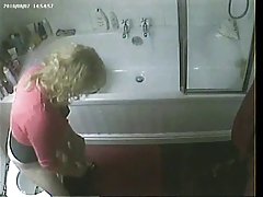 Filme si poze porno atât de excitat... ascunsa masturbare in baie