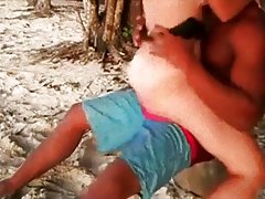 Noul femei dezbracate sexy smartphone este, în jamaica, în vacanță!