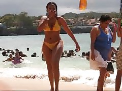 Busty poze femei bune fată în bikini transparent