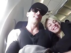 Femei sexi nud publice avion sex fara preludiu